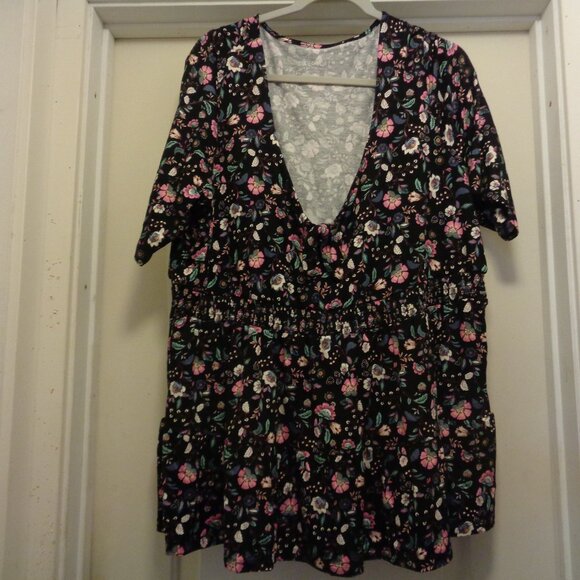 FEMININE SWEET SUPER SOFT BY TORRID JERSEY FLORALS BLOUSE 3X - Picture 1 of 9